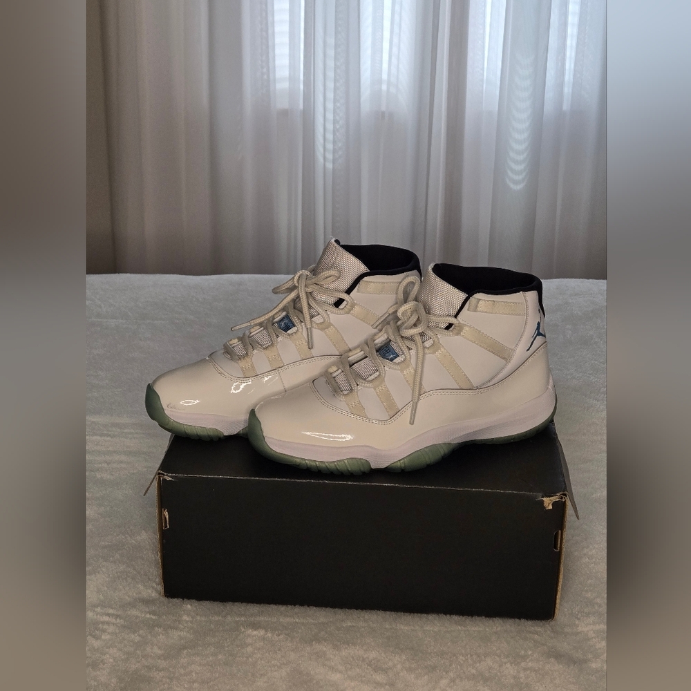 Men's Jordan 11 Retro Legend Blue Size 10.5